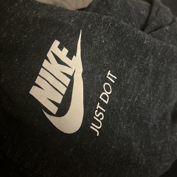 Nike Joggers - Picture 6 of 6